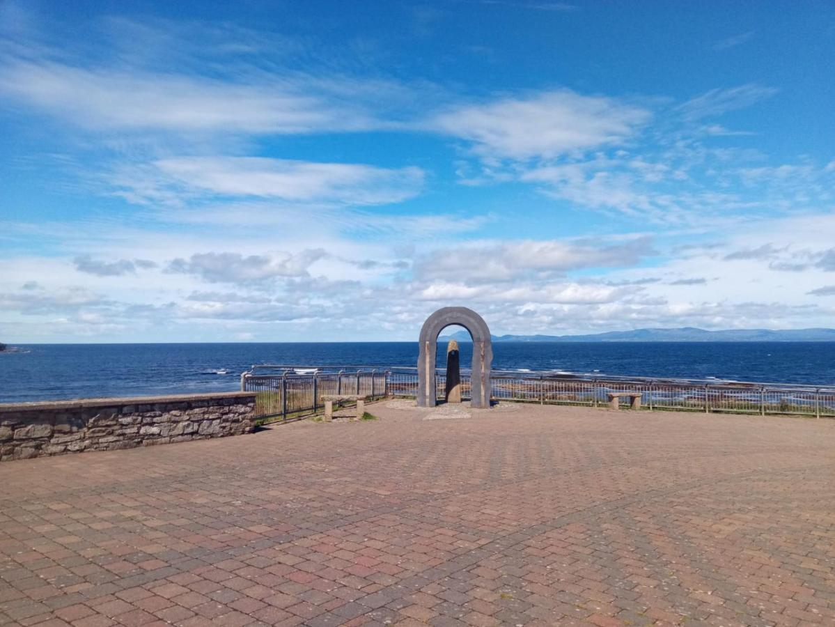 Beach Side Apartment バンドラン エクステリア 写真