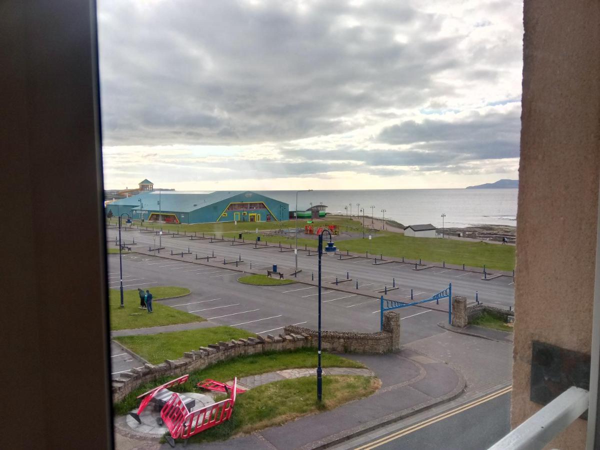 Beach Side Apartment バンドラン エクステリア 写真